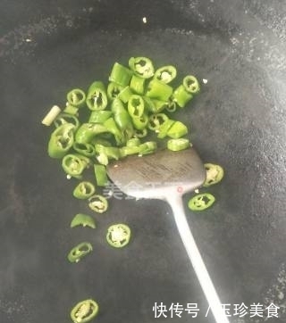 夏天|夏天比花生米更下酒的一道凉菜,三分钟做出来,吃了再也不感觉热