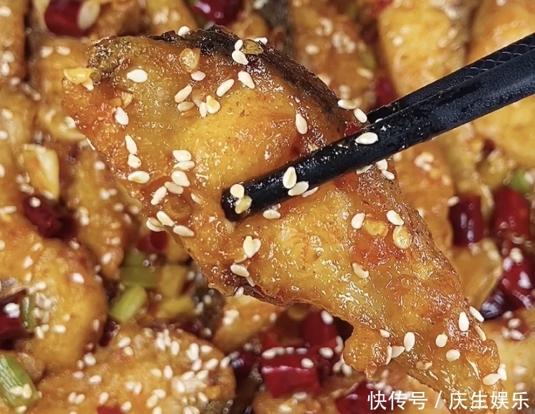 麻辣鱼块,口感酥脆,很好吃