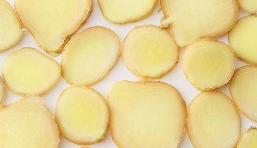 用“生姜敷肚臍”半個月后，身體發(fā)生四大神奇變化你一定要看