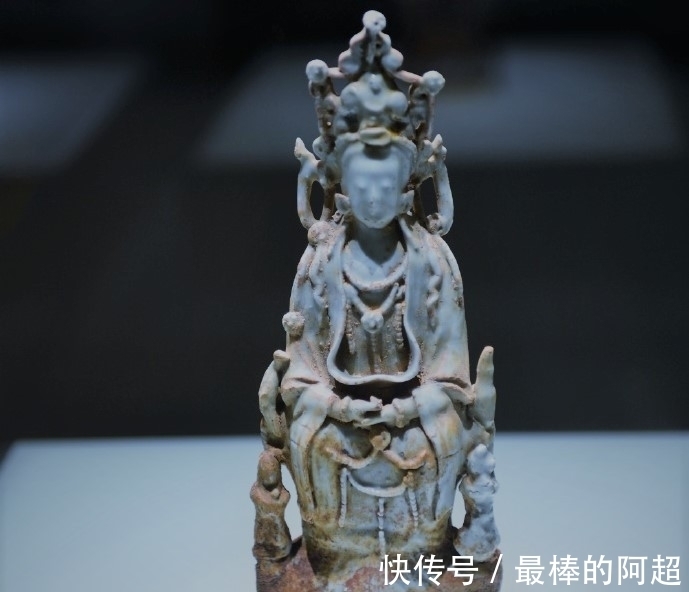 素胎瓷!元代皇家瓷器-元青花、釉里红、枢府瓷与素胎瓷