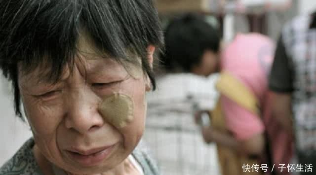 奶奶|“奶奶,天天来蹭饭不羞吗”,孙子的话让奶奶落泪,月子仇忘不了