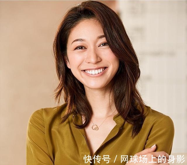 质地|女人长期戴黄金首饰对身体有伤害吗3个原因告诉你，幸好没跟风