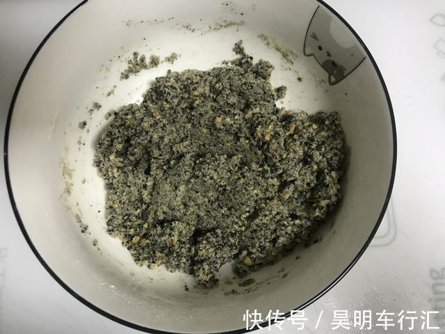 做酥点不用猪油也能酥掉渣，咬一口满嘴香，放三天不变样，吃不够