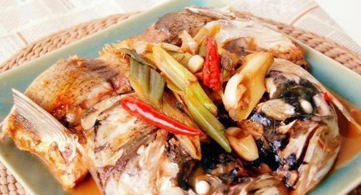 美食:红烧鱼头,家常红烧鱼,玉米青豆合炒虾仁,花蛤蒸蛋