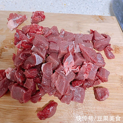 牛肉|那一碗令人神往的红烧牛肉炖萝卜