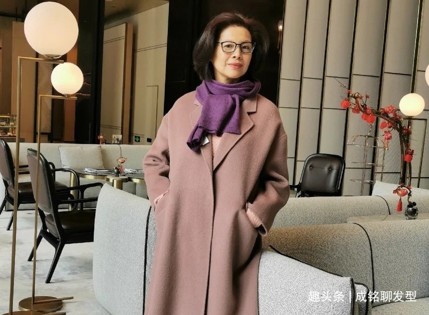 短发 老年人别总烫小卷发型,学学三位60岁时髦奶奶的减龄发型,超洋气
