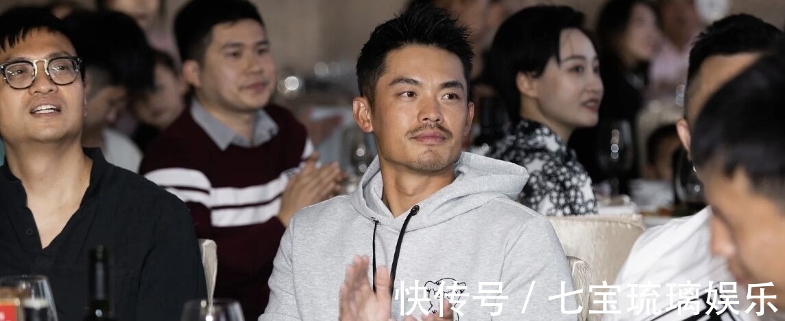 谢杏芳|世界冠军王睁茗大婚!老婆颜值不输当红女星,林丹等大咖到场祝福
