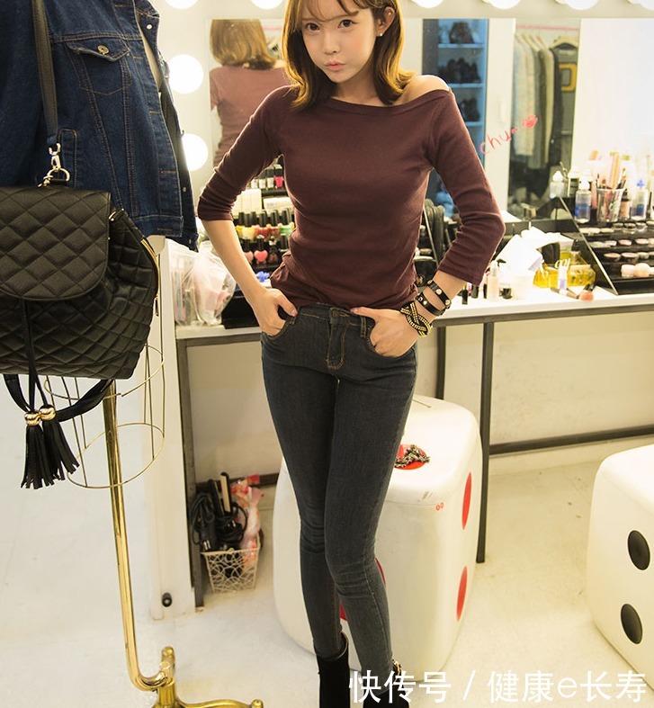 精致|牛仔裤的搭配带来精致的时尚魅力,更加立体显瘦