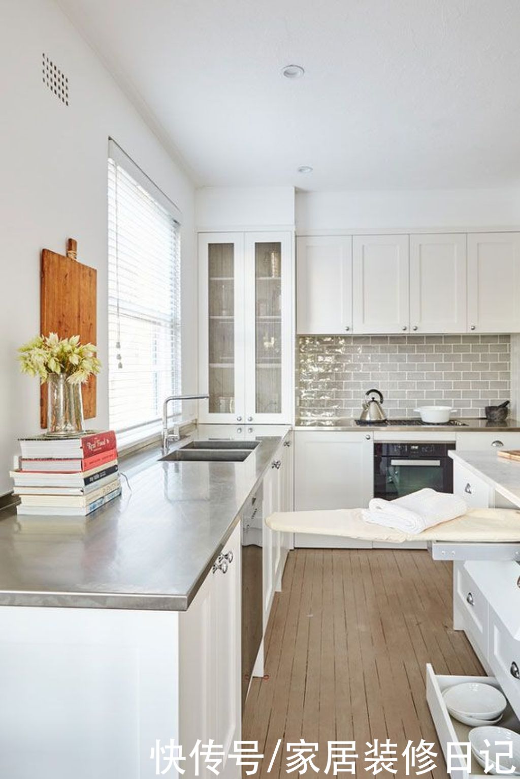 厨房|入住两年的新房子，今天站出来说实话：厨房台面能不能装不锈钢？