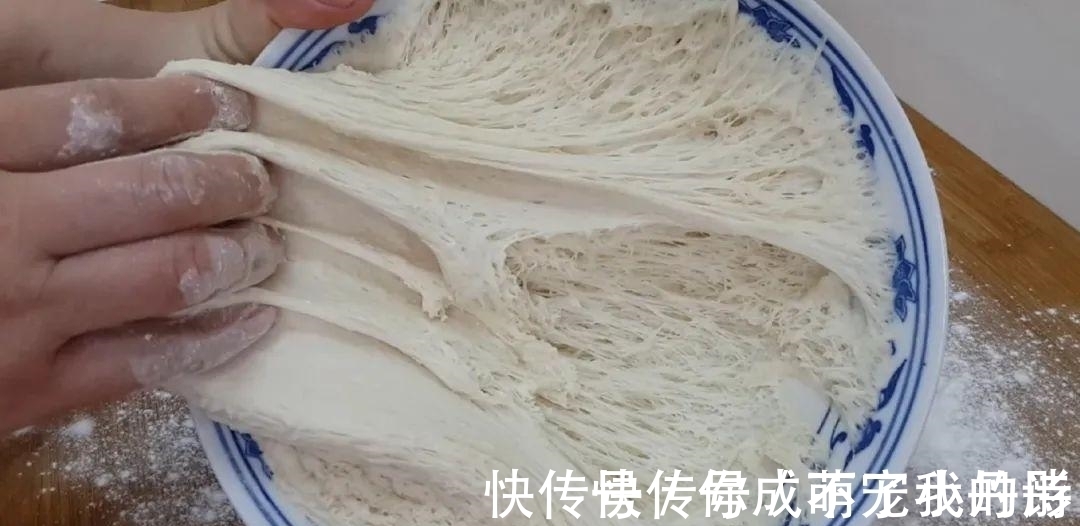 以后面粉就这样做，一次炸一锅，个个香酥掉渣，比油条麻花还好吃