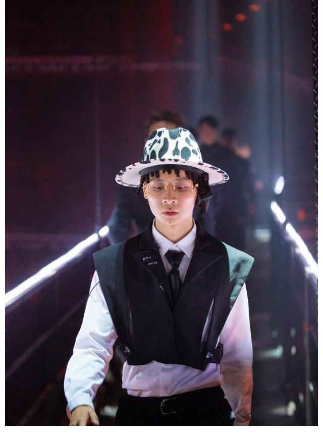 《披荆斩棘的哥哥》第四次公演结束,黄征、敖犬等四人疑似被淘汰