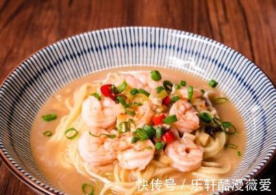 好吃|几分钟就搞定的鲜虾面,作为早餐营养又好吃,做法还简单