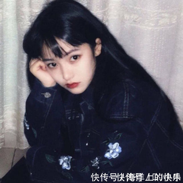 |十二星座收到暗恋短信时的反应,谁最搞笑?