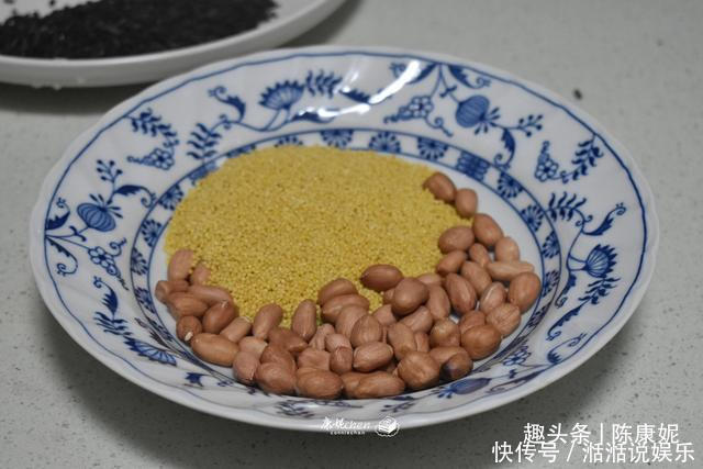 入秋|入秋了,早上喝粥好处多,五种食材煮粥,香滑浓稠,营养好消化