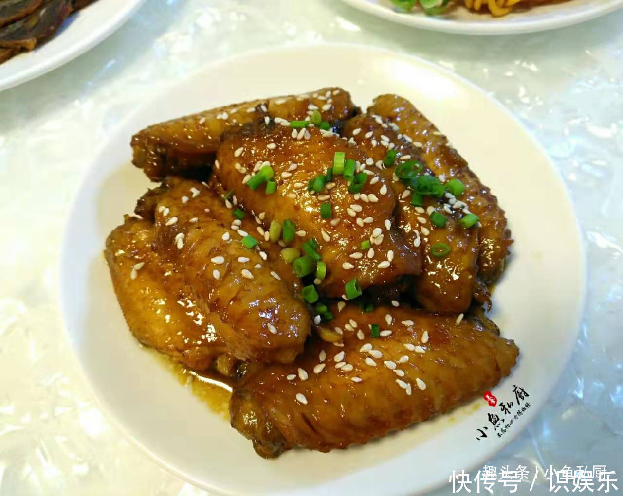 晒晒我家年夜饭,我和老妈一起做了满满一桌菜,一家人吃嗨了