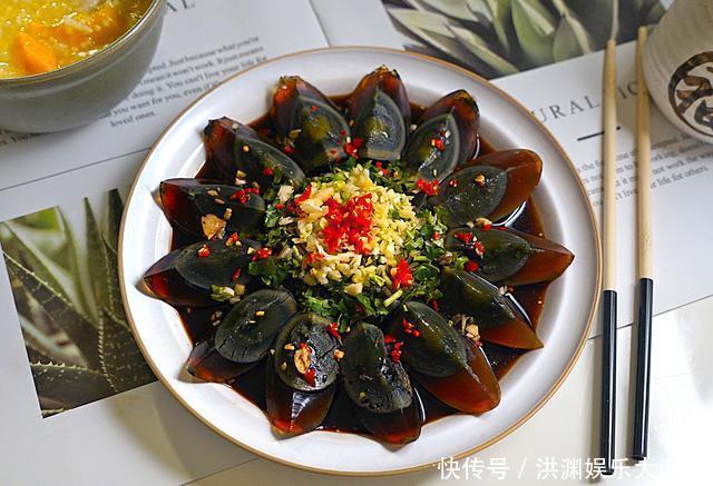 一家三口的精致晚餐,营养全面又美味,网友看到韭菜盒子被馋哭了