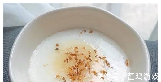 1杯牛奶2个鸡蛋,锅里一蒸,嫩滑爽口,奶香味浓郁,零失败甜品!