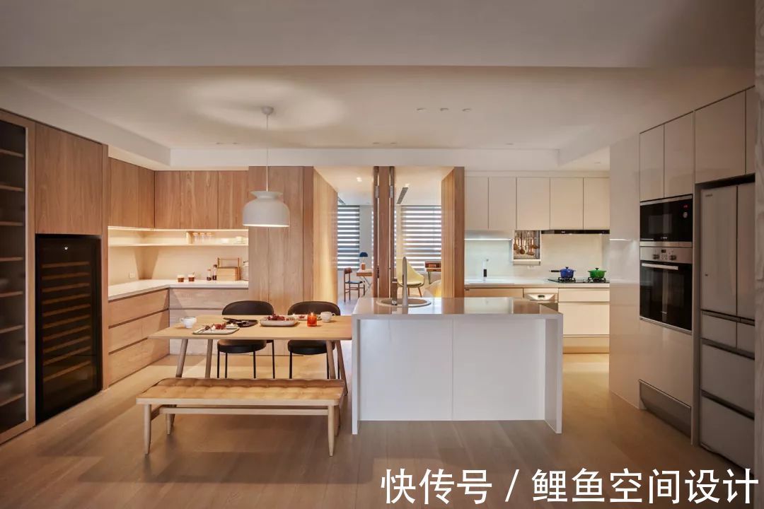 客厅|180㎡现代简约，暖色调的浪漫，温馨舒适自然