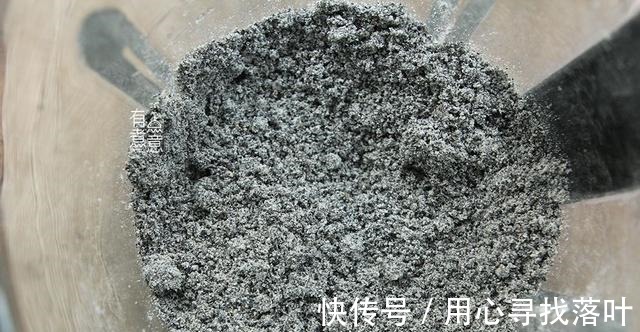 掉发|秋天到了，吃核桃栗子不如吃它，经常掉发多吃点，泡着吃真香啊！