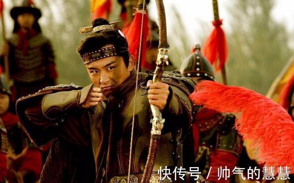 高俅&宋江死前才明白,梁山最危险的人,不是林冲武松,而是他的两心腹