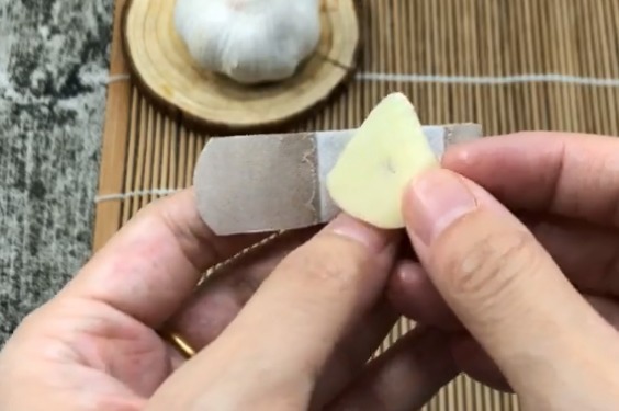 大蒜|大蒜放耳朵里太厉害了,10个人9个不知道,学完都会感谢我