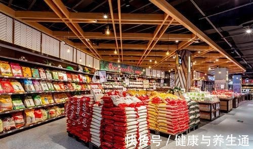 超市 超市5款“廉价”护肤品，放在角落，想实现护肤品自由，多囤点！