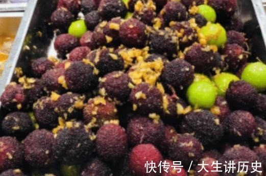 大学食堂里的饭菜个个别出心裁,学生看完泪流满面,太有心了