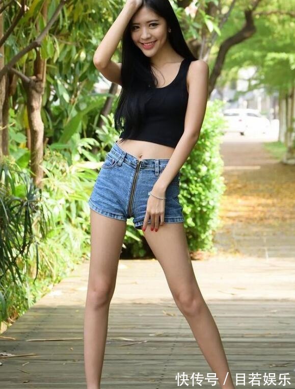 紧身裤 年轻有魅力的牛仔裤美女,穿出青春活力,真漂亮!