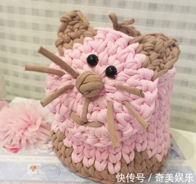 旧衣服剪几刀,制作布条线,拿来钩编收纳盒,非常实用!附教程