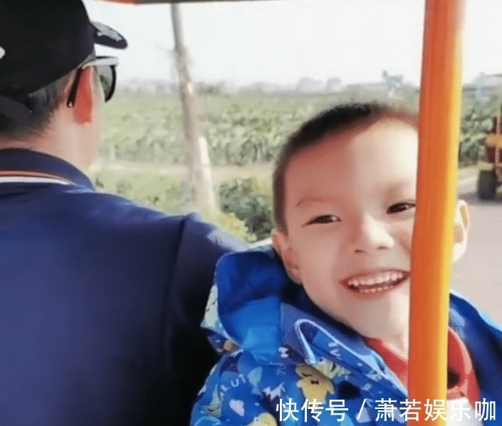 羽毛球|林丹戴墨镜+帽子,一家四口出游!5岁儿子开心,谢杏芳与母亲微笑