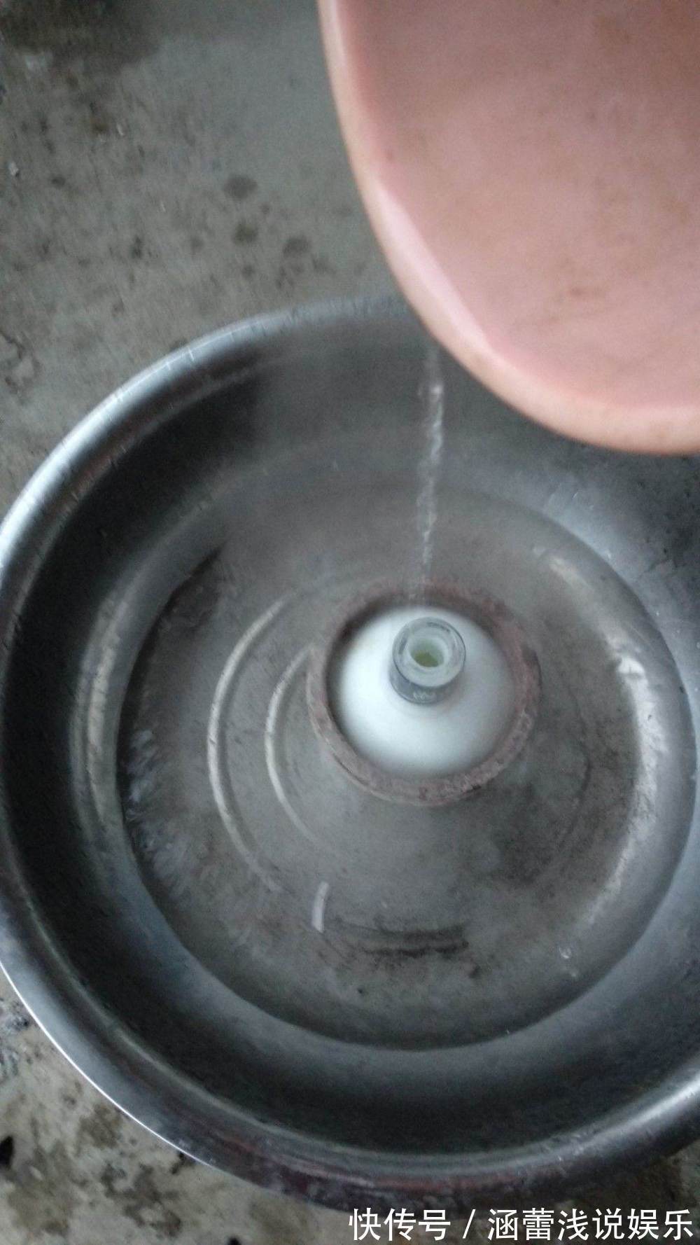 用废弃酒瓶，自己制作花盆，还不用切割机，再也不花钱买花盆了