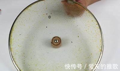 面粉|锅盖油污太多不好清理?清洗时加2个“小东西”,锅盖干净锃亮!