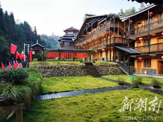  穿岩山|雪峰山上的黎明风景