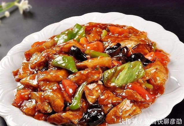 大厨教你做红烧茄子,记住这2点,不发黑不吸油,焦香软嫩不油腻