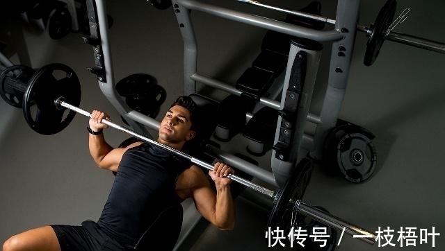 哑铃|如何用哑铃有效的锻炼全身肌肉？简单实用，速速收藏