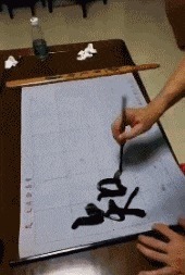 |搞笑GIF:姑娘真的好漂亮,找个这样的女朋友还不错吧!