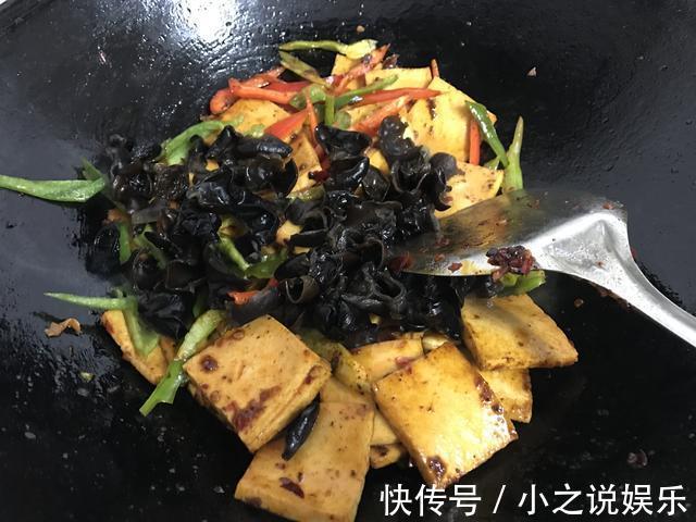 豆腐最开胃的做法,鲜香味美,下酒下饭,比吃肉都过瘾