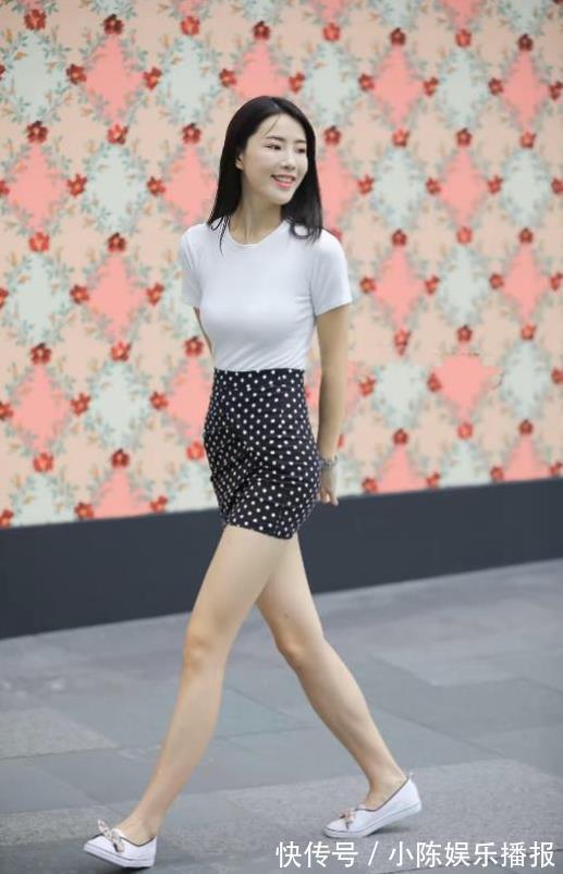 小姐姐|街拍微胖女孩都可以穿的裙子,就是这么好看了