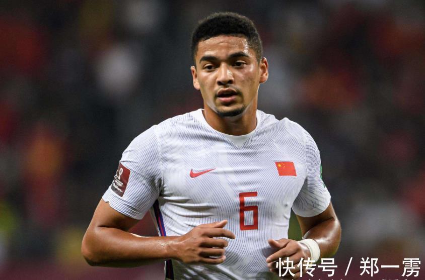 國(guó)足|李霄鵬親自留下國(guó)足核心，三大中場(chǎng)或離隊(duì)，吳曦要交出隊(duì)長(zhǎng)袖標(biāo)？