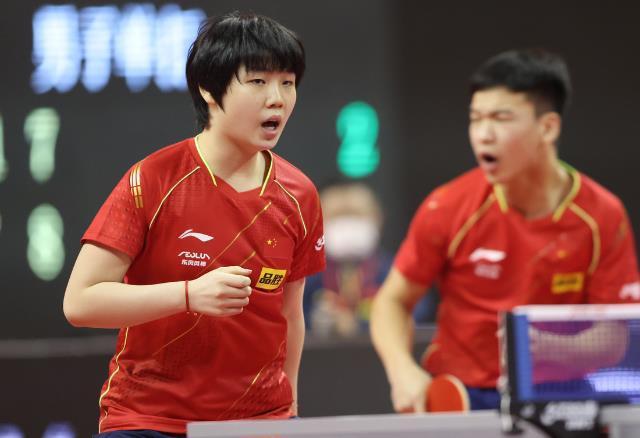 中国队|国乒4连胜!全天轰出10个3-0,向鹏小遇挑战,17岁新星吃败仗