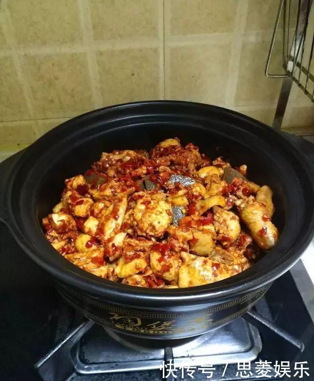 辣子鸡最好吃的做法,大厨教你在家做出来,越吃越上瘾收藏了