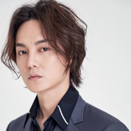 有一种颜值叫尹正"换发型",长发变寸头后,帅成了初恋男神