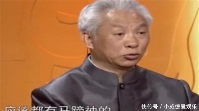  小伙|小伙收拾母亲遗物时，意外发现一件龙袍，专家：请问祖上何人？