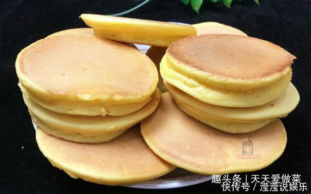 孩子们|两个鸡蛋,一杯玉米粉,教你做香甜松软玉米饼,孩子们抢着吃