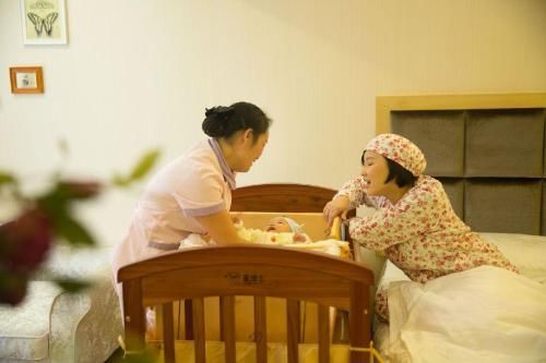 产后妈妈多和爸爸聊聊会豁然开朗哦