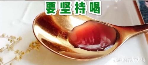 你化妆卡粉吗？其实关键在这两点，今天给你解决