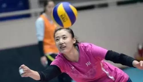 球队|颜妮或取代赖亚文成助教,为球队培养新长城,球迷感谢掌柜回归
