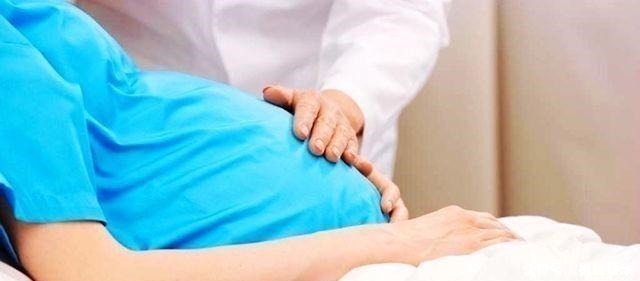 学问|为何生孩子时有的孕妇先见红,有的先破水其中大有学问