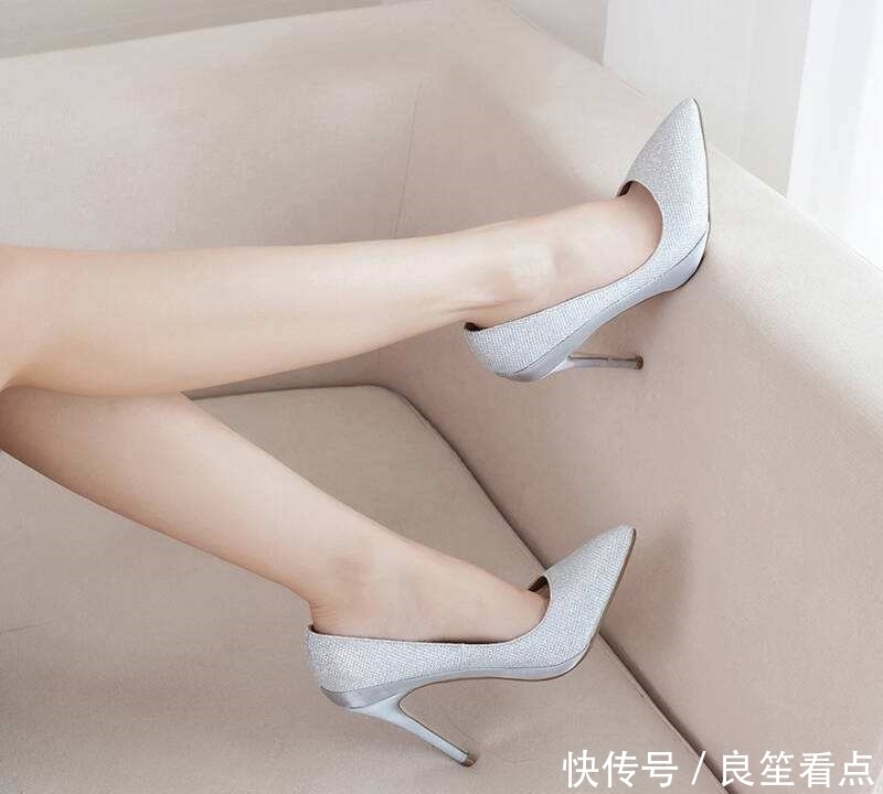 大方|简约尖头细跟鞋,优雅大方的设计,女王气场十足