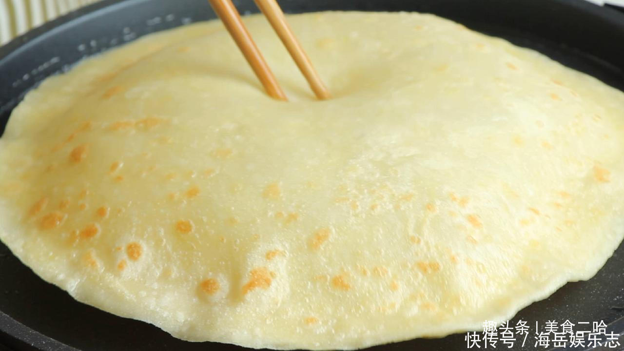  保鲜膜|鸡蛋灌饼最简单做法，到锅个个鼓大泡，1张饼1个蛋，烙出来真香